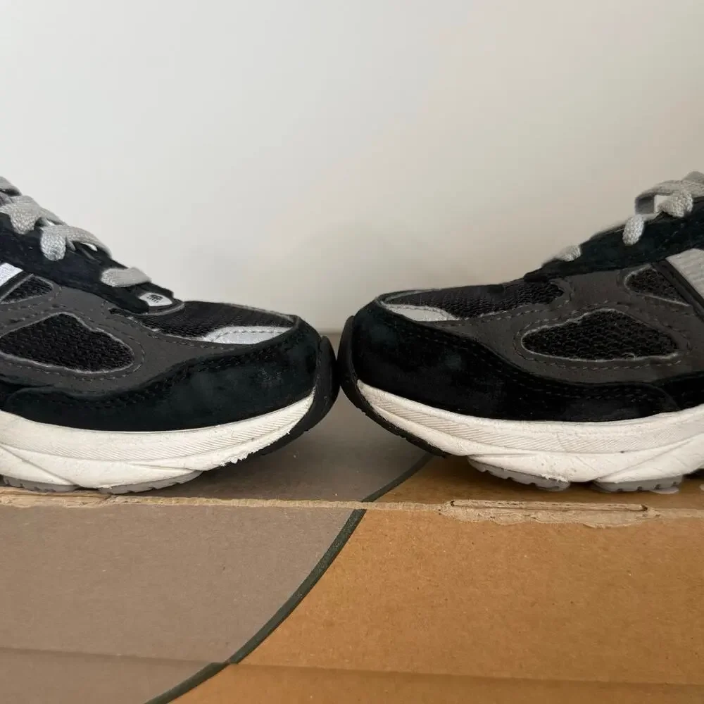 New Balance 990 V6 Grey/Black Kids Sneakers - SZ 2 Y - Picture 8 of 15